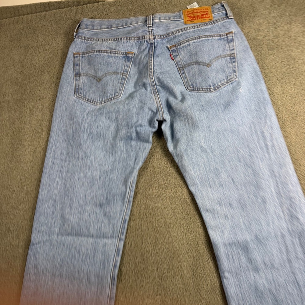 Levis 501 Original Fit Jeans Light Wash Blue Denim Button Fly 34x34 00501-0193